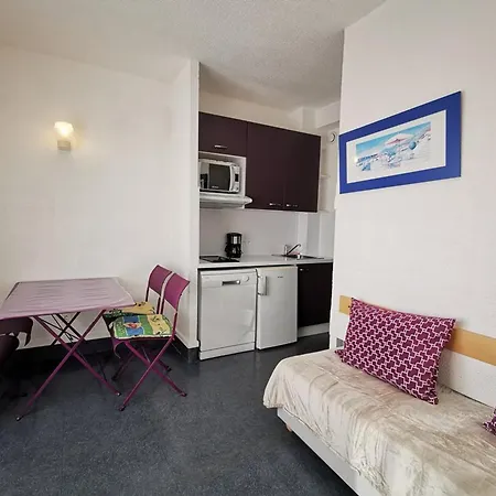 4 Personnes, Face Plage, Parking, Climatisation - - Fr-1-803-22 Apartment *