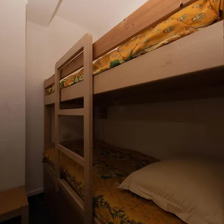 아파트 4 Pers Avec Climatisation Et Parking, Vue Mer, Du Lavandou - Fr-1-803-22 *